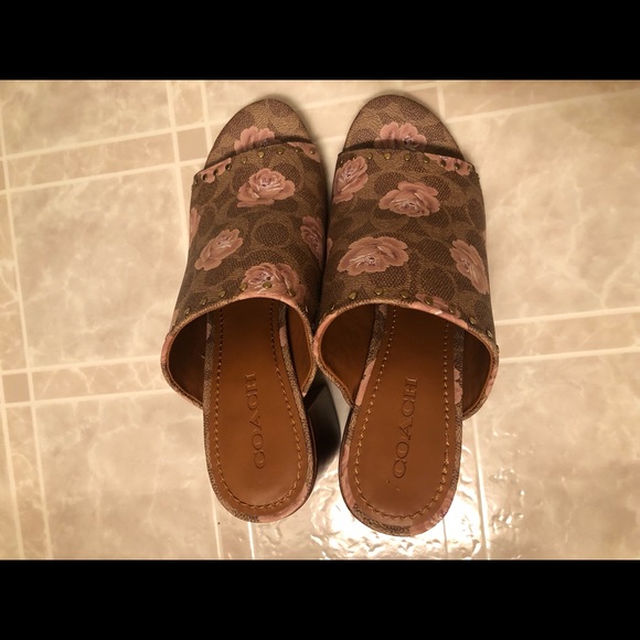 COACH Mules! Brand New, Beautiful Sandals. Size 8.5 - Picture 2 of 4